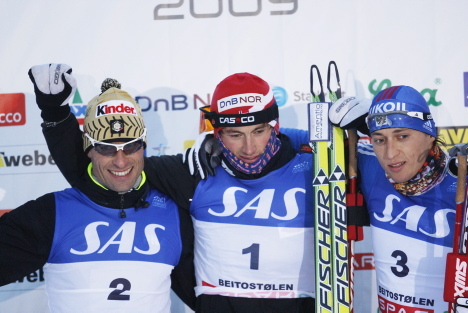 Beitost¿len 14112009. Pallen etter herrenes 15 km friteknikk. fra venstre: Giorgio Di Centa, Petter Northug jr og Alexander Legkov