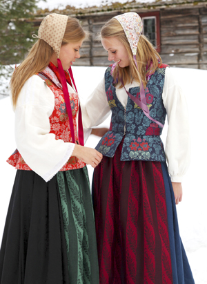 <br>Kvinnebunad fra Sør-Østerdalen