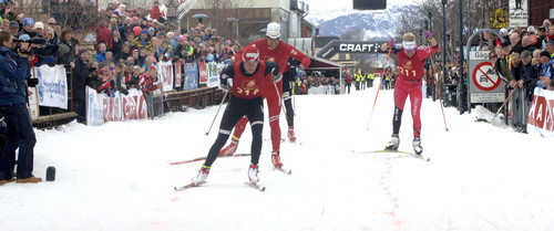 Bysprinten 2010 i Mosj�en. Simen �stensen vant Bysprinten for f�rste gang l�rdag. Han har v�rt med hver gang siden starten i 2007. Nummer to John Kristian Dahl og p� tredjeplass Robin Bryntesson. 4. plassen i finalen gikk til Kent Ove Clausen