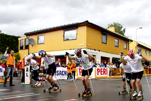 Rulleskisprint i Mjøndalen 2011. Foto: Geir Nilsen/Langrenn.com.