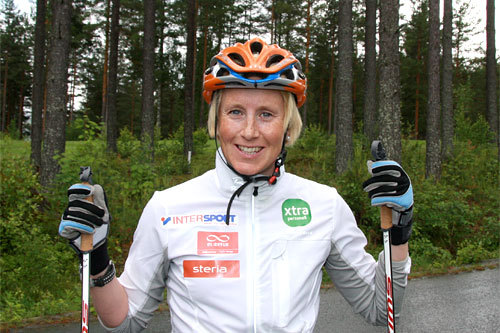 Sara Svendsen på treningssamling med Team Xtra personell. Foto: Geir Nilsen/Langrenn.com.