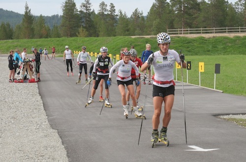 Damelandslaget på Hummelfjell i Østerdalen. Foto: Ingeborg Scheve.