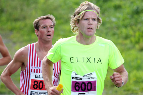 Magnus Svingheim drar opp farten på Ringeriksmaratons åpningsetappe. Hällen IF`s mann er eneste som makter å holde følge. Foto: Geir Nilsen/Langrenn.com.