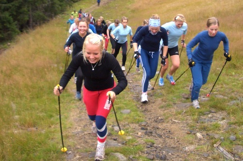Ivrige Hedmarksjenter på treningssamling i Natrudstilen. Foto: Ingeborg Scheve