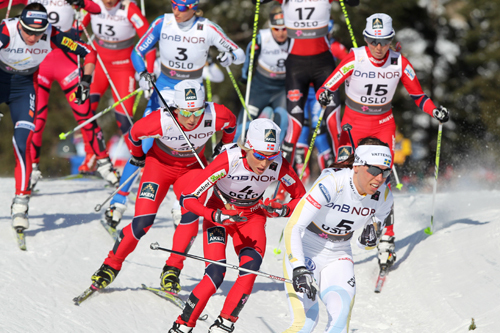Tetklynga i damenes 30 kilometer fellesstart under VM i Holmenkollen 2011. Foto: Hemmersbach/NordicFocus.