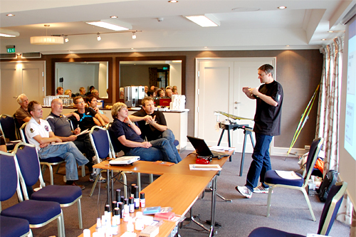 Frank Zipp på Zipps Skiwax sitt seminar i Norge. Foto: Zipps Skiwax.