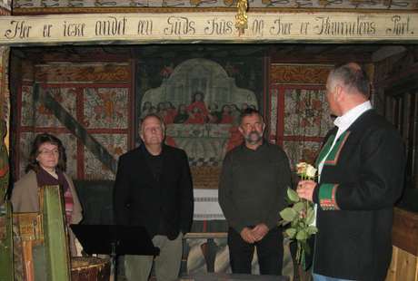 Jan heier takkar  Gunnlaug Lien Myhr, Halvor Kvisle og Stein Villa for stemningsfull konsert i Uvdal stavkyrkje
