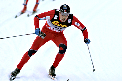 Eldar Rønning underveis i sin knallsterke opphenting fra 18. til 3. plass på jaktstarten i mini-touren i Kuusamo. Foto: Felgenhauer/NordicFocus.