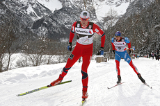 Petter Northug og Alexander Legkov underveis på den 35 km lange 7. etappen av Tour de Ski 2011/2012. Foto: Hemmersbach/NordicFoucs.