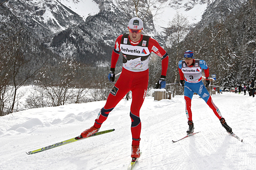 Petter Northug og Alexander Legkov underveis på den 35 km lange 7. etappen av Tour de Ski 2011/2012. Foto: Hemmersbach/NordicFoucs.