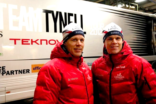 Brødrene Tynell i Team Tynell, med sin trailer i bakgrunn. Foto: Bengt Karlsson, dt.se.