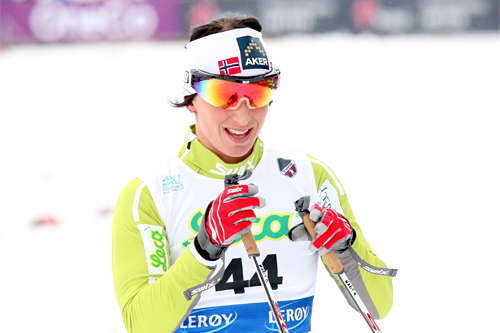 Marit Bjørgen slet seg i mål til en 6. plass på 10 km fri teknikk under NM på Voss 2012. Foto: Geir Nilsen/Langrenn.com.