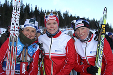 IL Varden ble norgesmestere i stafett 2012 i NM på Voss. Fra venstre: Marthe Kristoffersen, Kristin Gausen og Tora Berger. Foto: Geir Nilsen/Langrenn.com.