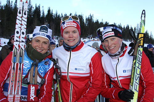 IL Varden ble norgesmestere i stafett 2012 i NM på Voss. Fra venstre: Marthe Kristoffersen, Kristin Gausen og Tora Berger. Foto: Geir Nilsen/Langrenn.com.