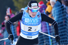 Skiskytter Tora Berger lot børsa ligge og stilte til start for IL Varden i NM-stafetten på Voss 2012. Det ble gull sammen med Kristin Gausen og Marthe Kristoffersen. Foto: Geir Nilsen/Langrenn.com.