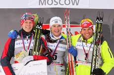 Herrepallen på sprinten i verdenscupen i Moskva 2012. Fra venstre: Anders Gløersen (2), Teodor Petersen (1) og Devon Kershaw. Foto: Hemmersbach/NordicFocus.