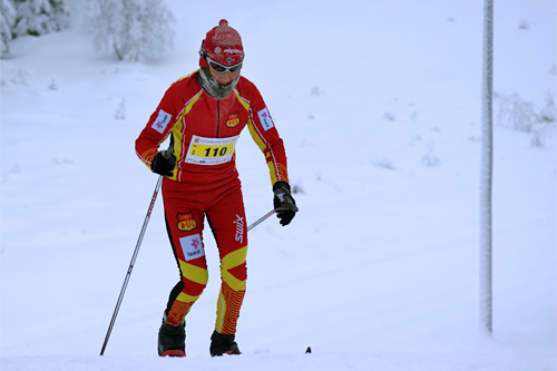 May Bente Weng p&aring; vei mot seier i Stenfjellrunden 2012. Foto: Stein Arne Neg&aring;rd.