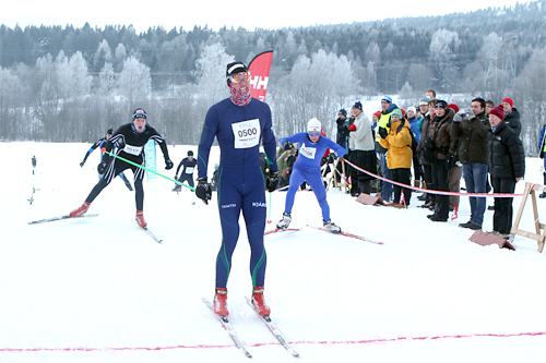 Ragnar Bragvin Andresen krysser målstreken i Kollmila på raske 21:44.