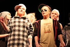 Revy 2012 Engler og Hormoner 1