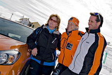 Fra venstre Subaru-vinner Siv Hopland, Astrid Uhrenholdt Jacobsen og Stian Thrane fra Subaru Norge.