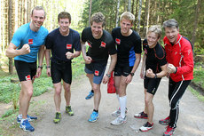 Team Veidekke, fra venstre: Kent Ove Clausen, Tydal, Andrew Musgrave, Røa, Hans Petter Lykkja, Dalguten, Ole-Marius Bach, Byåsen, Per Kristian Nygård, Vestre Spone, og trener Kåre Tønne. Morten Eilifsen var syk og ikke med på bildet. Foto: Erik Borg.