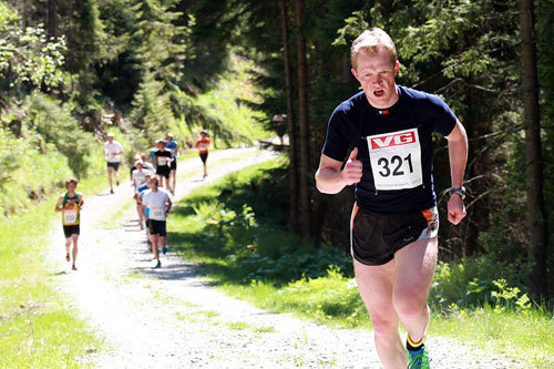Tore Ruud Hofstad på vei mot seier i Mistbergløpet 2012. Foto: Bjørn Hytjanstorp. Tore Ruud Hofstad på vei mot seier i Mistbergløpet 2012. Foto: Bjørn Hytjanstorp.