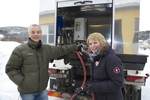 Frank Zahl og orfører Siv Anita J. Brekke med den nye vanntanken Frank Zahl og orfører Siv Anita J. Brekke med den nye vanntanken