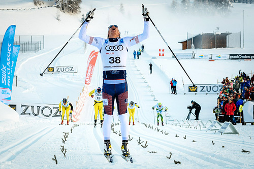 Rikard Tynell jubler over å ha vunnet første renn i Swix Ski Classics 2014, La Diagonela i Sveits. Foto: Magnus Östh/Swix Ski Classics.