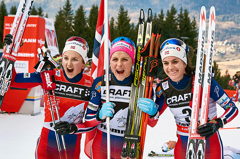 Topp tre i Tour de Ski 2016. Fra venstre: Ingvild Flugstad Østberg (2. plass), Therese Johaug (1) og Heidi Weng (3). Foto: Felgenhauer/NordicFocus. Topp tre i Tour de Ski 2016. Fra venstre: Ingvild Flugstad Østberg (2. plass), Therese Johaug (1) og Heidi Weng (3). Foto: Felgenhauer/NordicFocus.