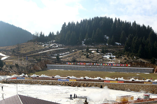 Slik ser det ut ved langrennsarenaen to dager i forkant av mesterskapsstart for U23 og Junior-VM i Romania og Rasnov. Foto: Erik Borg. Slik ser det ut ved langrennsarenaen to dager i forkant av mesterskapsstart for U23 og Junior-VM i Romania og Rasnov. Foto: Erik Borg.