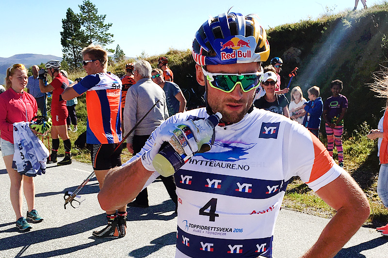 Petter Northug i Toppidrettsveka 2016. Trønderen tok det med ro på fellesstarten fra Aure til Brekka og ble til slutt nummer 85. Foto: Geir Nilsen/Langrenn.com. Petter Northug i Toppidrettsveka 2016. Trønderen tok det med ro på fellesstarten fra Aure til Brekka og ble til slutt nummer 85. Foto: Geir Nilsen/Langrenn.com.