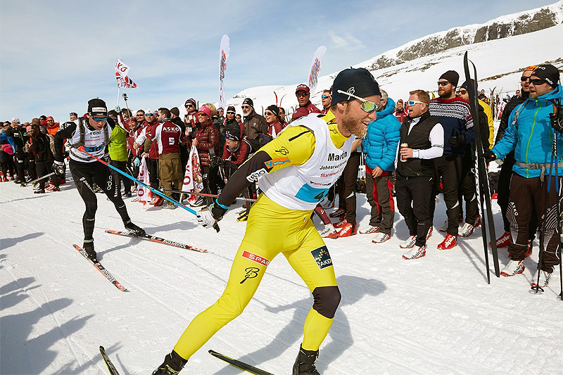 Martin Johnsrud Sundby foran Toni Livers underveis i Skarverennet en tidlligere vinter. Livers spurtvant til slutt rennet. Arrangørfoto. Martin Johnsrud Sundby foran Toni Livers underveis i Skarverennet en tidlligere vinter. Livers spurtvant til slutt rennet. Arrangørfoto.