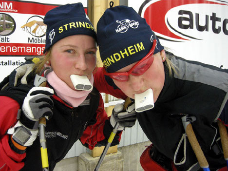 Lena Pedersen og Christine Dahl er to SkiAngels.