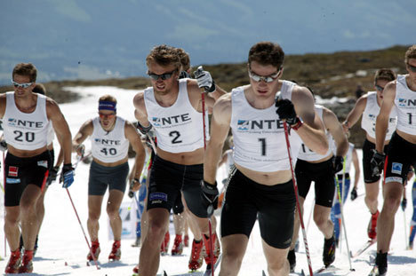 Dario Cologna og Petter Northug i front.
