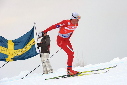 Petter Northug i monsterbakken i Val di Fiemme og Tour de Ski i 2010. Foto: Felgenhauer/NordicFocus. Petter Northug i monsterbakken i Val di Fiemme og Tour de Ski i 2010. Foto: Felgenhauer/NordicFocus.