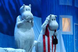En produksjon av Victoria Teater Victoria Teater Jul i Mummidalen