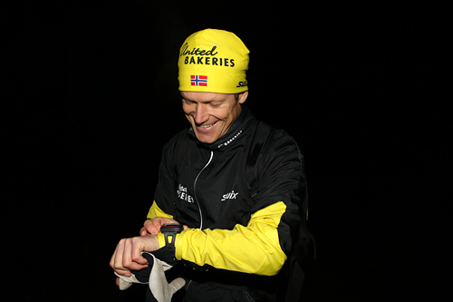 Ola Bustad har vært av landets beste i flere idretter. Senest for fem år siden ble han norgesmester i vintertriatlon. Han bruker å være av de fremste i sin aldersklasse på Birkebeiner-arrangementene. Foto: Erik Borg. Ola Bustad har vært av landets beste i flere idretter. Senest for fem år siden ble han norgesmester i vintertriatlon. Han bruker å være av de fremste i sin aldersklasse på Birkebeiner-arrangementene. Foto: Erik Borg.