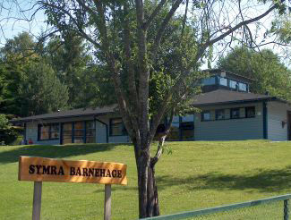 Bygning Symra sett fra porten Bygning Symra sett fra porten