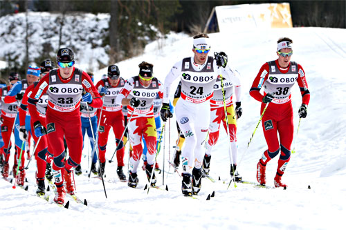 Petter Eliassen, Anders Södergren og Kristian Tettli Rennemo fører an i feltet undet 5-mila i Holmenkollen 2012. Foto: Laiho/NordicFocus. Petter Eliassen, Anders Södergren og Kristian Tettli Rennemo fører an i feltet undet 5-mila i Holmenkollen 2012. Foto: Laiho/NordicFocus.