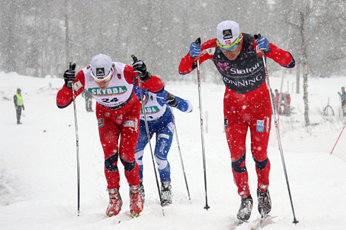 Anders Nøstdahl Gløersen (til venstre) og Eldar Rønning gjør opp om seieren i Beitosprintens sprint 2012. Førstnevnte trakk det lengste strået. De begge er nå tatt ut i Norges verdenscup-tropp til Gällivare. Foto: Geir Nilsen/Langrenn.com. Anders Nøstdahl Gløersen (til venstre) og Eldar Rønning gjør opp om seieren i Beitosprintens sprint 2012. Førstnevnte trakk det lengste strået. De begge er nå tatt ut i Norges verdenscup-tropp til Gällivare. Foto: Geir Nilsen/Langrenn.com.