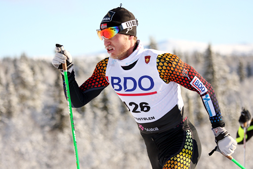 Martin Johnsrud Sundby koster på oppover danskebakken på vei mot 3. plass på 15 km klassisk i Beitosprinten 2012. Foto: Geir Nilsen/Langrenn.com. Martin Johnsrud Sundby koster på oppover danskebakken på vei mot 3. plass på 15 km klassisk i Beitosprinten 2012. Foto: Geir Nilsen/Langrenn.com.