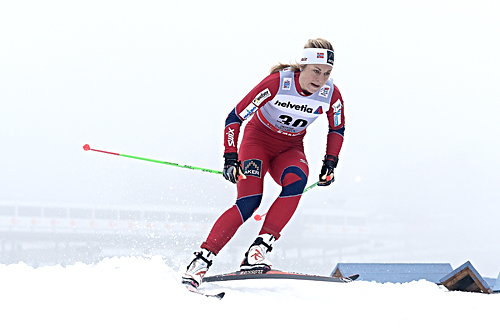 Astrid Uhrenholdt ble beste norske kvinne i åpningsrennet i Tour de Ski 2012/2013. Hun ble nummer seks i prologen i Oberhof. Foto: Felgenhauer/NordicFocus Astrid Uhrenholdt ble beste norske kvinne i åpningsrennet i Tour de Ski 2012/2013. Hun ble nummer seks i prologen i Oberhof. Foto: Felgenhauer/NordicFocus