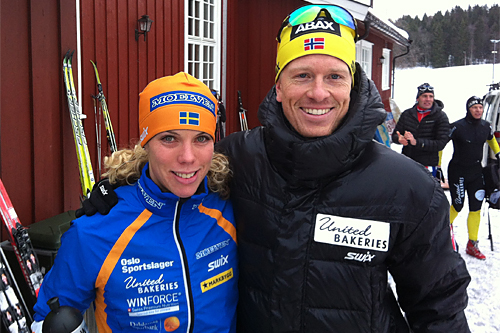 Blide vinnere i det 25 km lange Sørkedalsrennet 2013, Sandra Hansson og Thomas Henriksen. Foto: Harald Fladseth. Blide vinnere i det 25 km lange Sørkedalsrennet 2013, Sandra Hansson og Thomas Henriksen. Foto: Harald Fladseth.