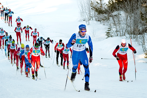 Kjetil Andre Bjerkrheim som vant Ustedalsfjorden Rundt 2013 ligger her i front av feltet ut fra start. Foto: Tom Furuseth. Kjetil Andre Bjerkrheim som vant Ustedalsfjorden Rundt 2013 ligger her i front av feltet ut fra start. Foto: Tom Furuseth.