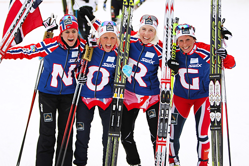 Norges gull-jenter på VM-stafetten i Val di Fiemme. I etapperekkefølge fra venstre: Heidi Weng, Therese Johaug, Kristin Størmer Steira og Marit Bjørgen. Foto: Laiho/NordicFocus. Norges gull-jenter på VM-stafetten i Val di Fiemme. I etapperekkefølge fra venstre: Heidi Weng, Therese Johaug, Kristin Størmer Steira og Marit Bjørgen. Foto: Laiho/NordicFocus.
