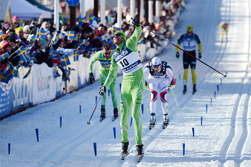 Jørgen Aukland jubler etter å ha nedkjempet sine nærmeste rivaler i spurten om seieren i Vasaloppet 2013. Foto: auschendorfer/NordicFocus. Jørgen Aukland jubler etter å ha nedkjempet sine nærmeste rivaler i spurten om seieren i Vasaloppet 2013. Foto: auschendorfer/NordicFocus.