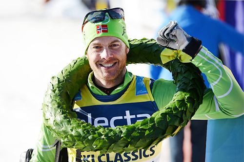 Jørgen Aukland har akkurat fått seierskransen over hodet og jubler etter å ha vunnet Vasaloppet 2013. Foto: Rauschendorfer/NordicFocus. Jørgen Aukland har akkurat fått seierskransen over hodet og jubler etter å ha vunnet Vasaloppet 2013. Foto: Rauschendorfer/NordicFocus.