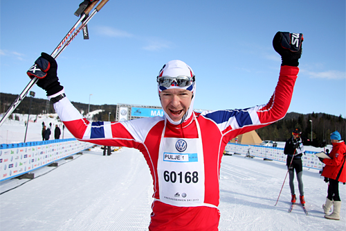 Ole Kristian Sørland jubler etter å ha kommet først til mål i FredagsBirken 2013. Foto: Geir Nilsen/Langrenn.com. Ole Kristian Sørland jubler etter å ha kommet først til mål i FredagsBirken 2013. Foto: Geir Nilsen/Langrenn.com.