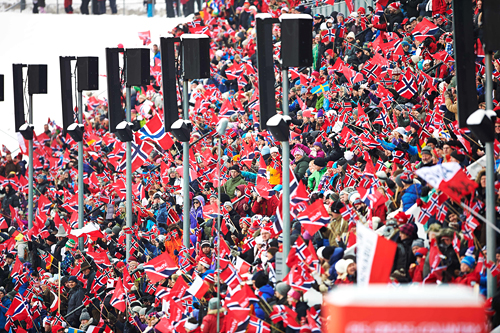 Verdenscupen i Holmenkollen 2013 samlet mye publikum som fikk med seg flotte idrettsprestasjoner. Foto: Felgenhauer/NordicFocus. Verdenscupen i Holmenkollen 2013 samlet mye publikum som fikk med seg flotte idrettsprestasjoner. Foto: Felgenhauer/NordicFocus.