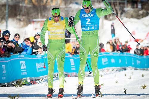 Anders (til venstre i bildet) og Jørgen Aukland deler seieren i Swix Ski Classics sitt finaleløp, Årefjällsloppet 2013. Foto: Mangus Östh/Swix Ski Classics. Anders (til venstre i bildet) og Jørgen Aukland deler seieren i Swix Ski Classics sitt finaleløp, Årefjällsloppet 2013. Foto: Mangus Östh/Swix Ski Classics.
